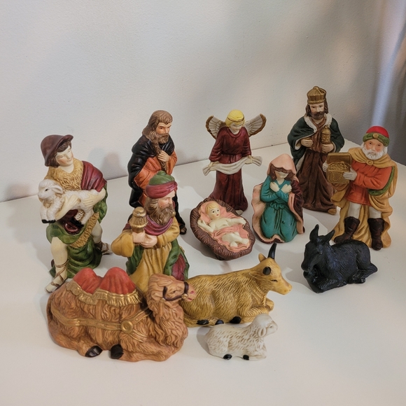 Danson Decor 12 Piece Porcelain Religious Figurines Nativity set - Picture 6 of 6